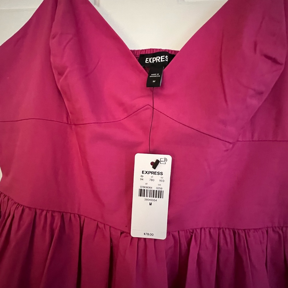 Express pink balloon dress. Never worn new with tags. Size Medium